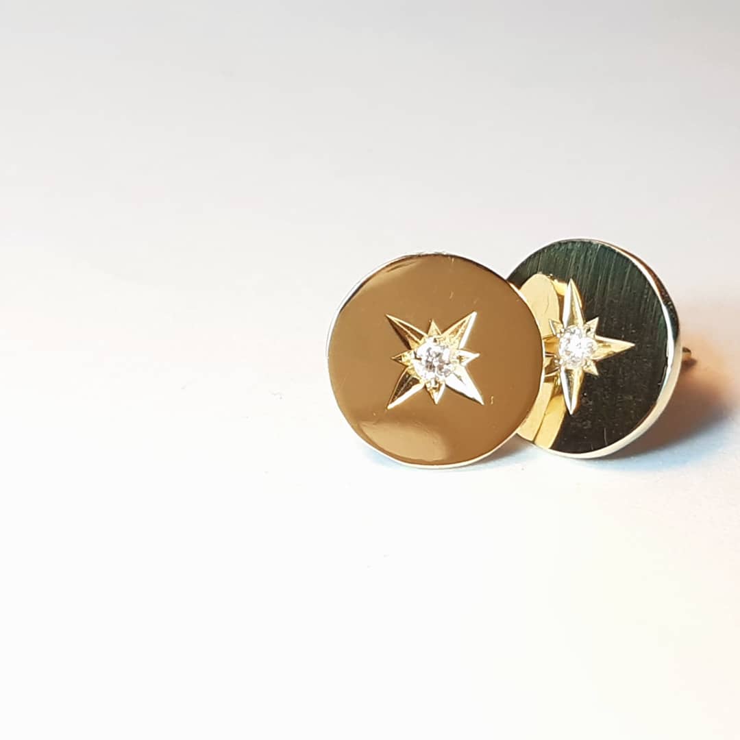 Aros Estrella Tallada Oro